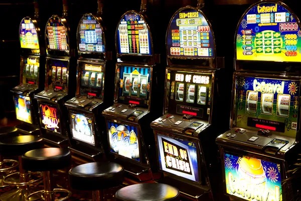 Live dealer streaming Hood vs Wolf game on indobetku platform